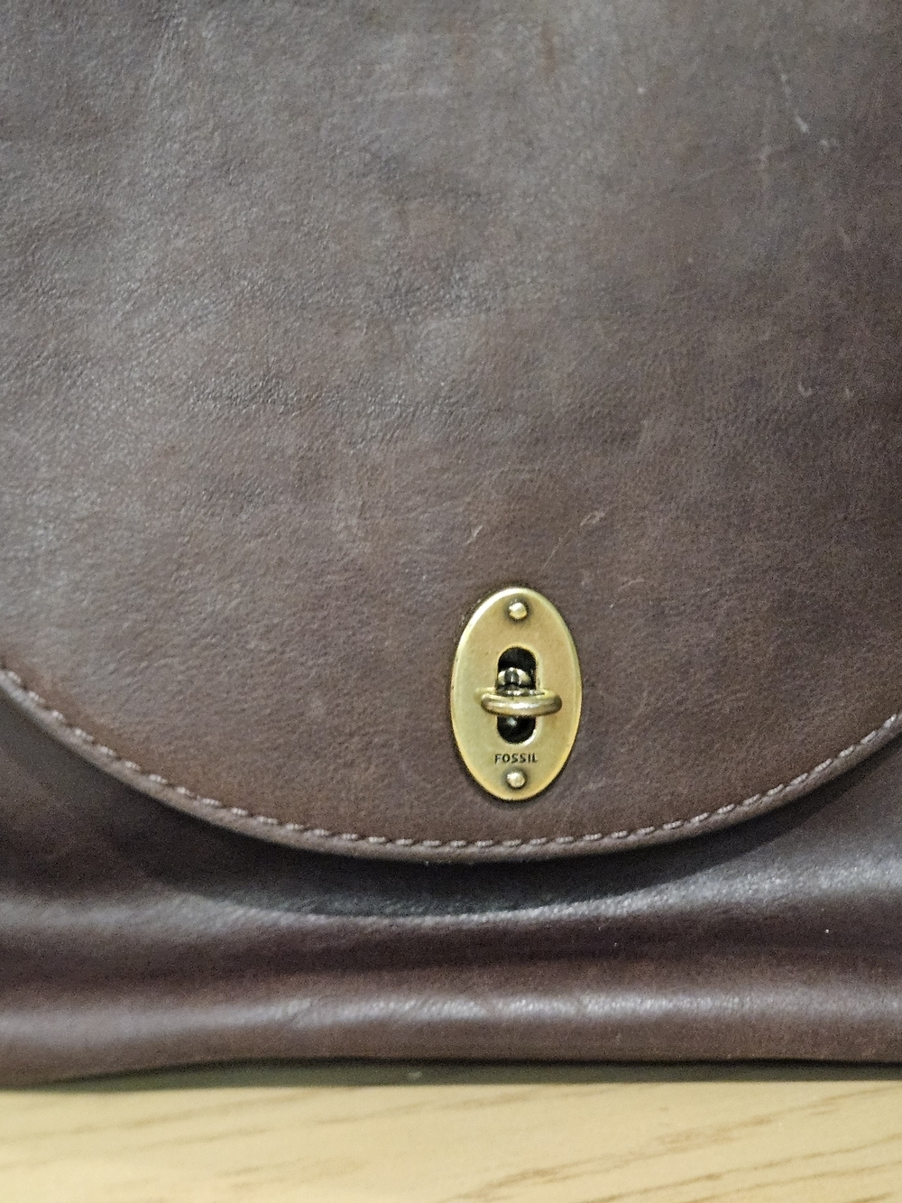 Vintage Fossil Turn Lock Brown Leather Crossbody Satchel Bag—Excellent Condition - Picture 8 of 16